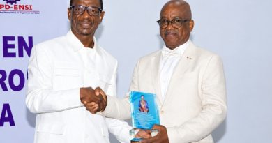 L&rsquo;UL, l&rsquo;ENP, l&rsquo;APD-ENSI marquent leur reconnaissance au Professeur BEDJA Koffi-Sa